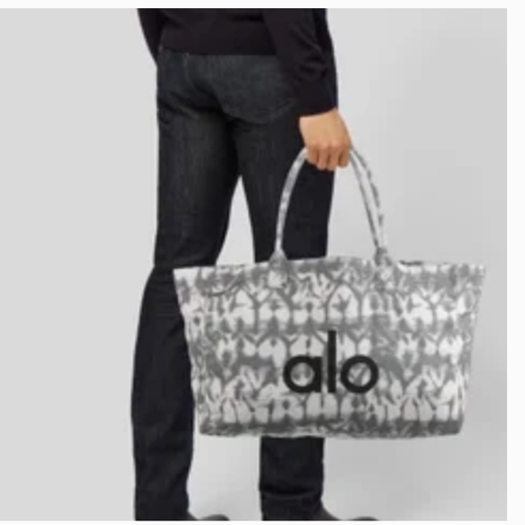 ALO Yoga Handbags - NWT Alo Yoga Shopper Tote Bag Gray Tie Dye Oversized Cotton Canvas